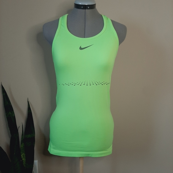 Nike Pro Hypercool Tank - Picture 1 of 3